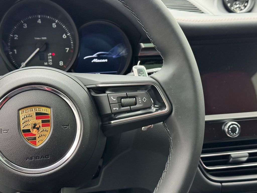 2024 Porsche Macan  13