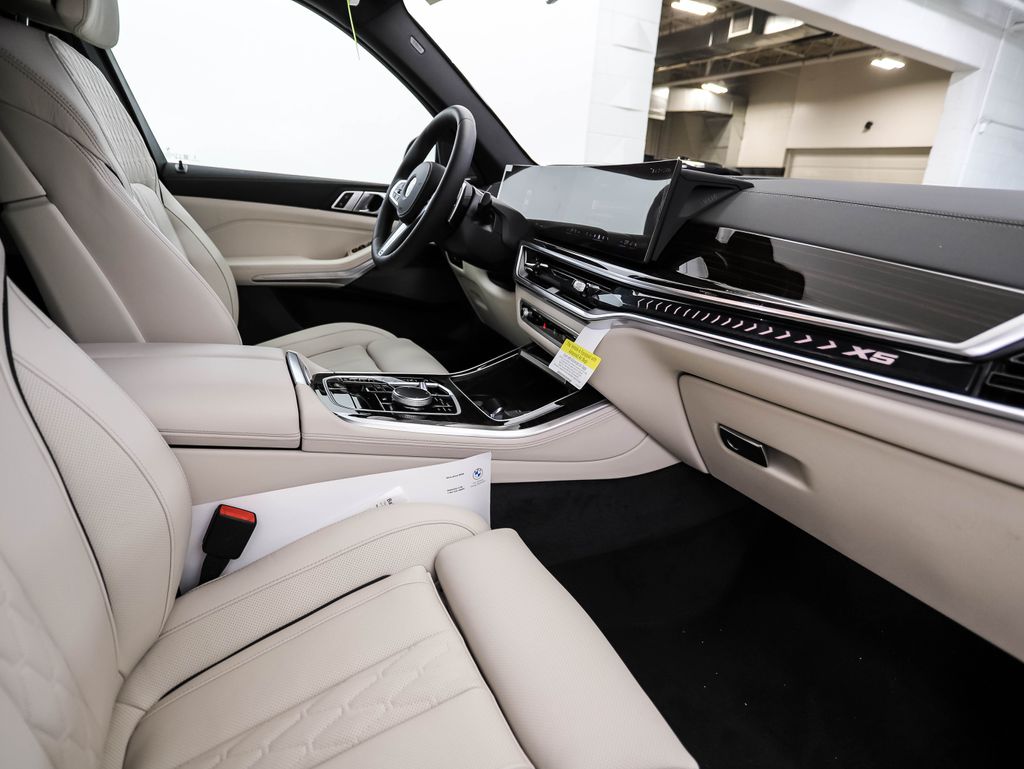 Thumbnail: 2026 BMW X5 - 30