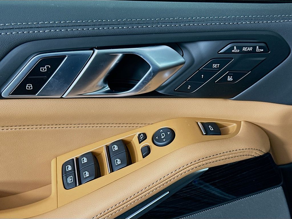 Thumbnail: 2026 BMW X7 - 20