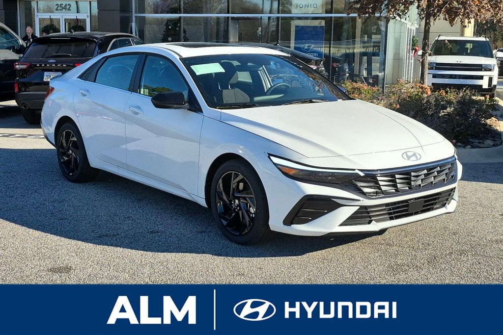 New 2026 White Hyundai SEL Sport image 4