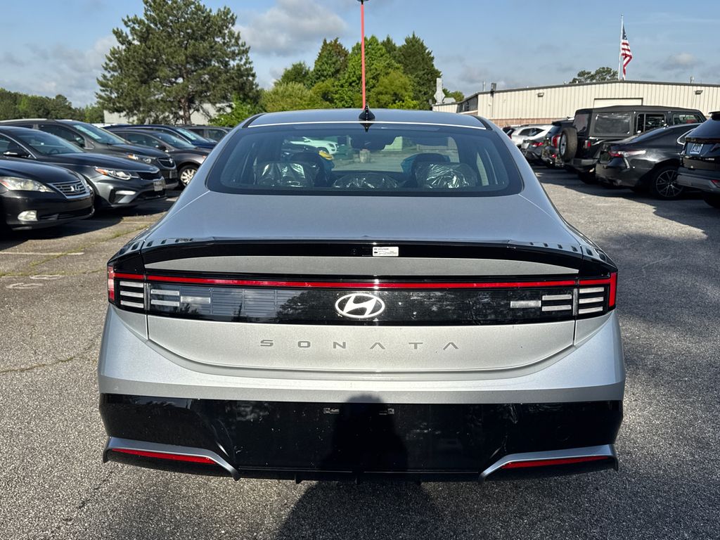 2025 Hyundai Sonata SEL photo 5