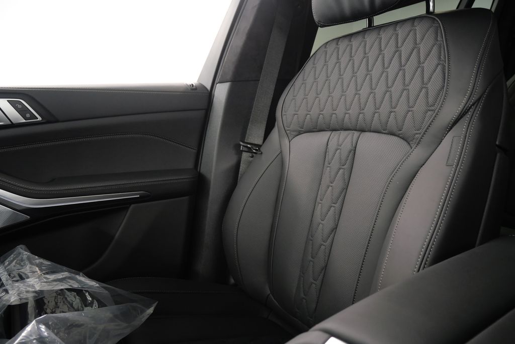 2026 BMW X7 Alpina XB7 29