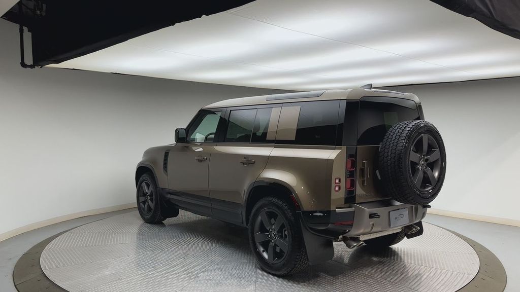 Thumbnail: 2025 Land Rover Defender - 4