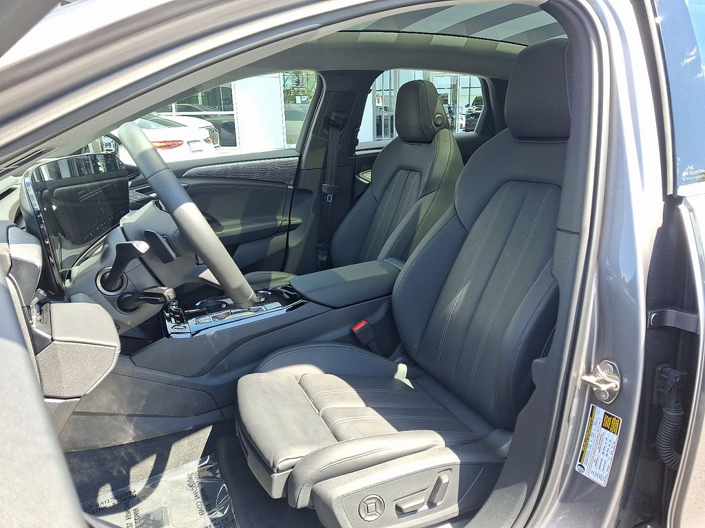 Thumbnail: 2025 Audi e-tron S - 13