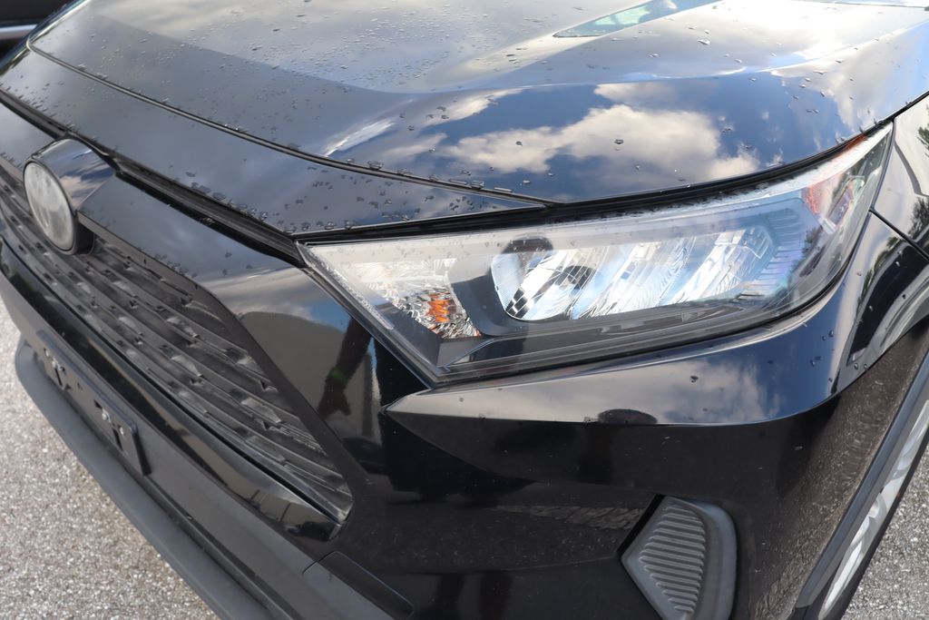 Thumbnail: 2019 Toyota RAV4 - 3