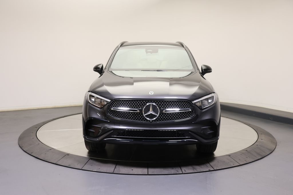 Thumbnail: 2027 Mercedes-Benz GLC - 2