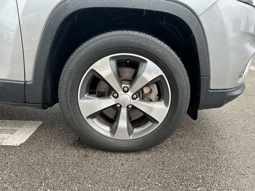 Used Car 2019 Jeep Cherokee  Limited For Sale Under $20,000 In Austin, Texas