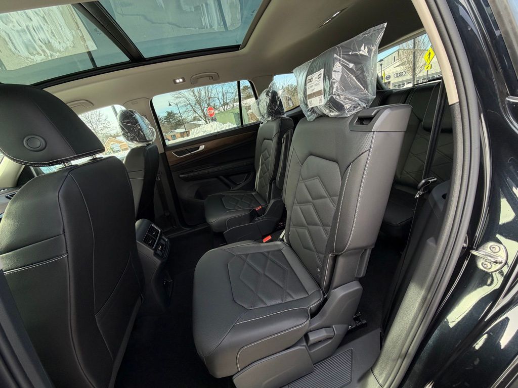 New 2026 Black Volkswagen 2.0T SE w/Technology image 29