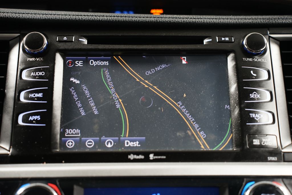 2015 Toyota Highlander XLE 17