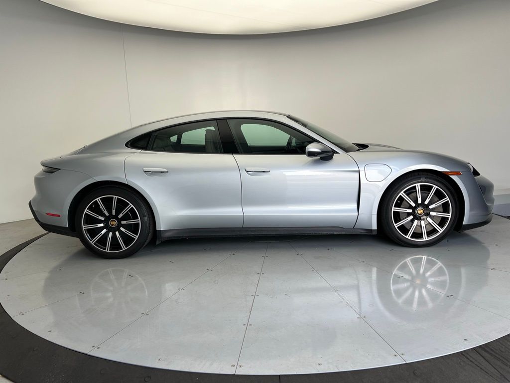 2021 Porsche Taycan  23