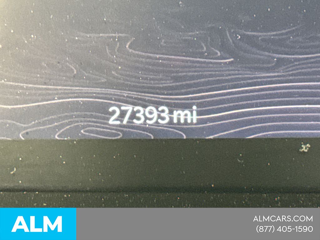 Used 2025 White Jeep Altitude image 30