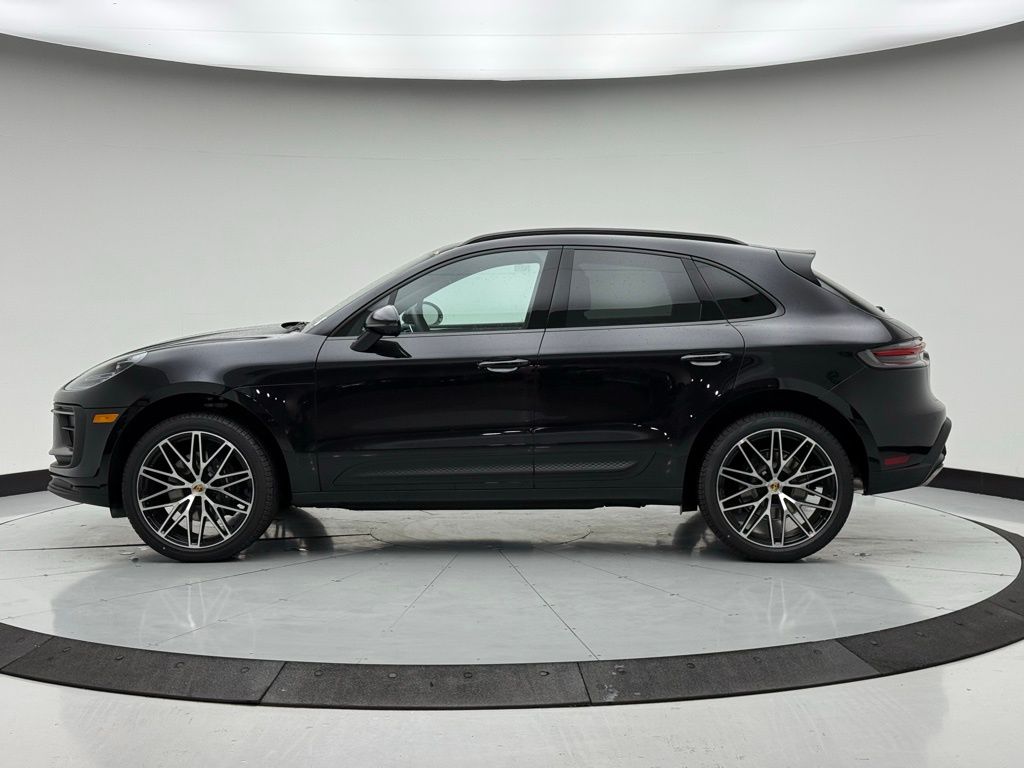 Thumbnail: 2026 Porsche Macan - 2