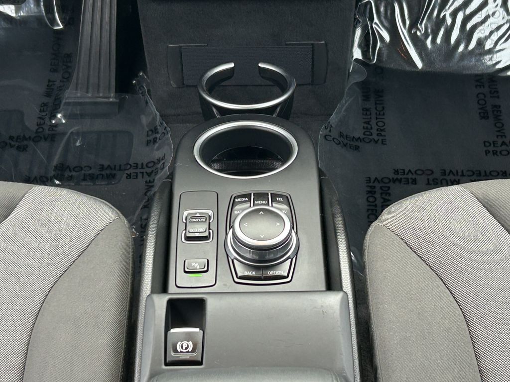 Thumbnail: 2018 BMW i3 - 26