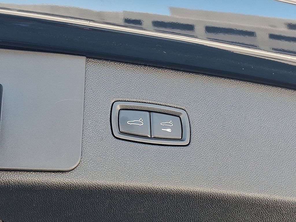 Thumbnail: 2022 Porsche Cayenne - 31