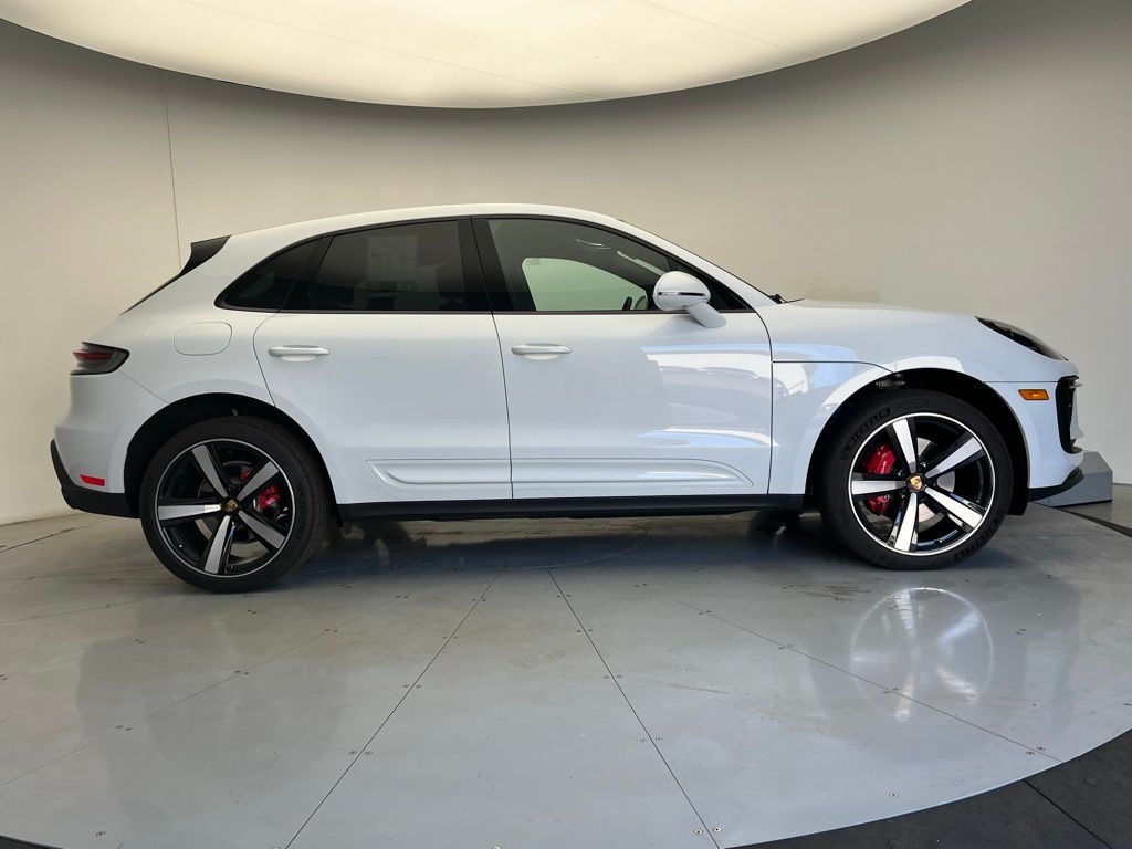 Thumbnail: 2024 Porsche Macan - 23