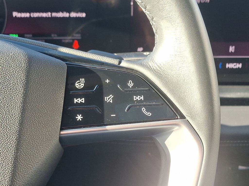 Thumbnail: 2025 Audi Q6 e-tron - 22