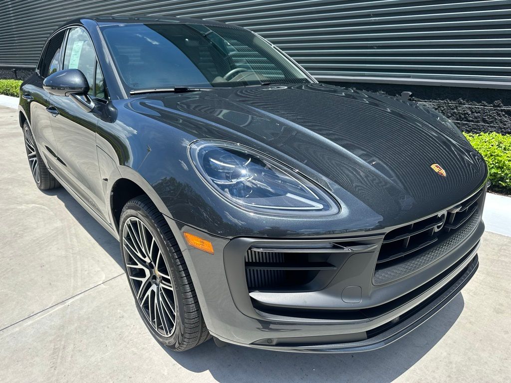 Thumbnail: 2025 Porsche Macan - 10
