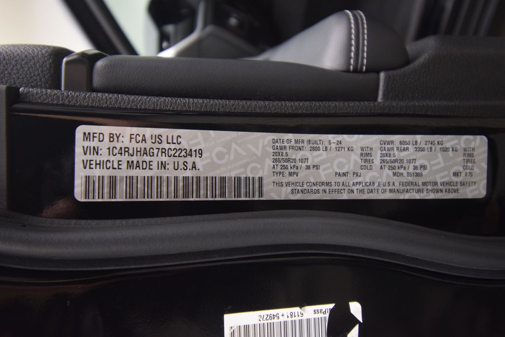 used 2024 Jeep Grand Cherokee car, priced at $32,000
