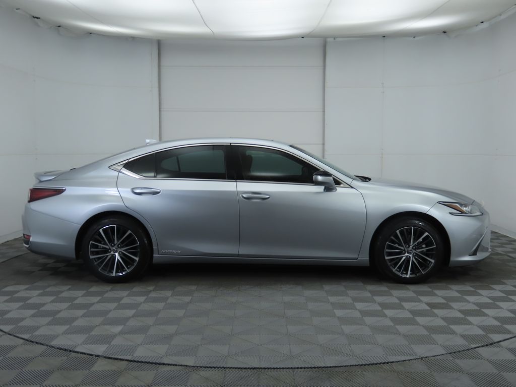 Thumbnail: 2022 Lexus ES - 4