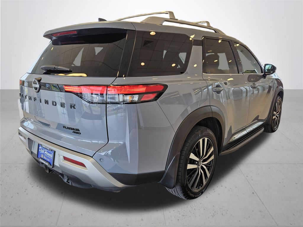2023 Nissan Pathfinder Platinum