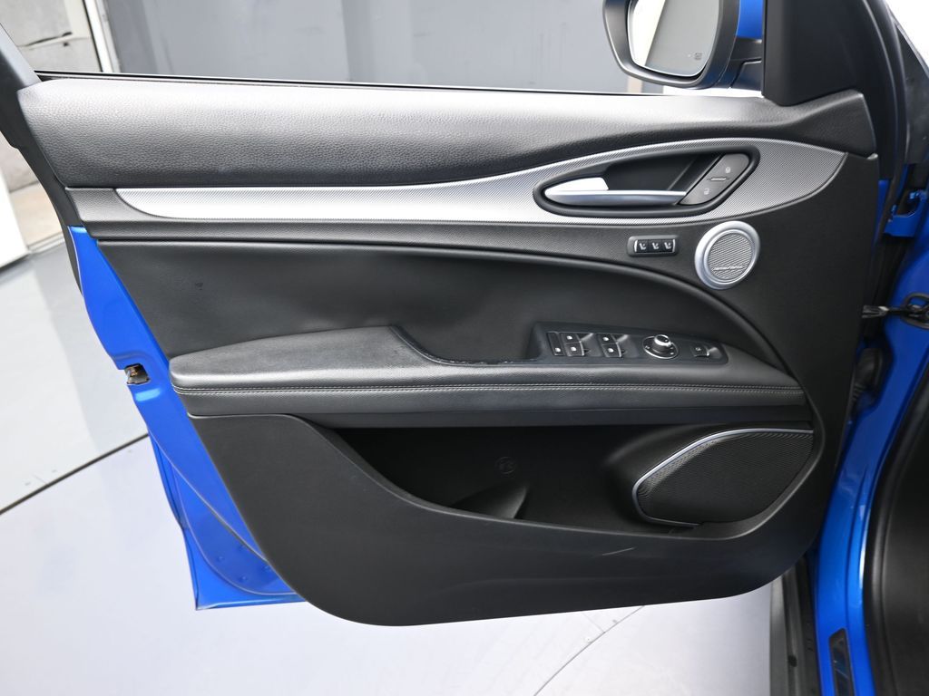 Used 2018 Misano Blue Metallic Alfa Romeo Ti image 13