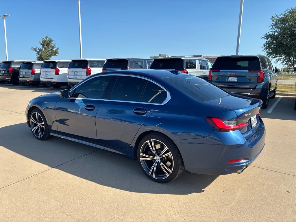 Used 2024 Blue BMW 330i image 3