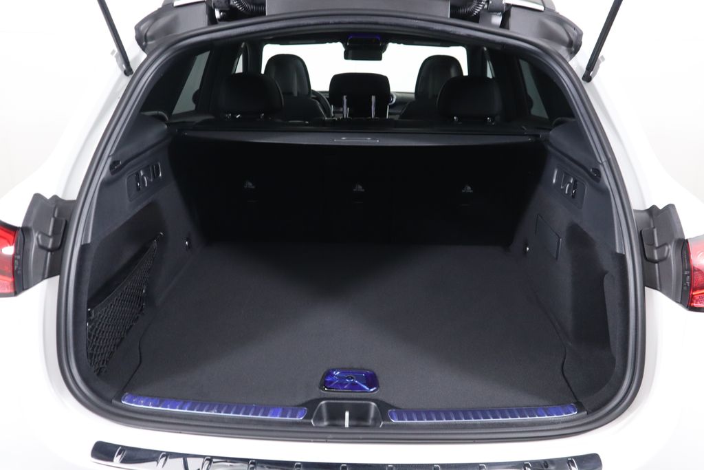 2025 Mercedes-Benz GLC 300 30