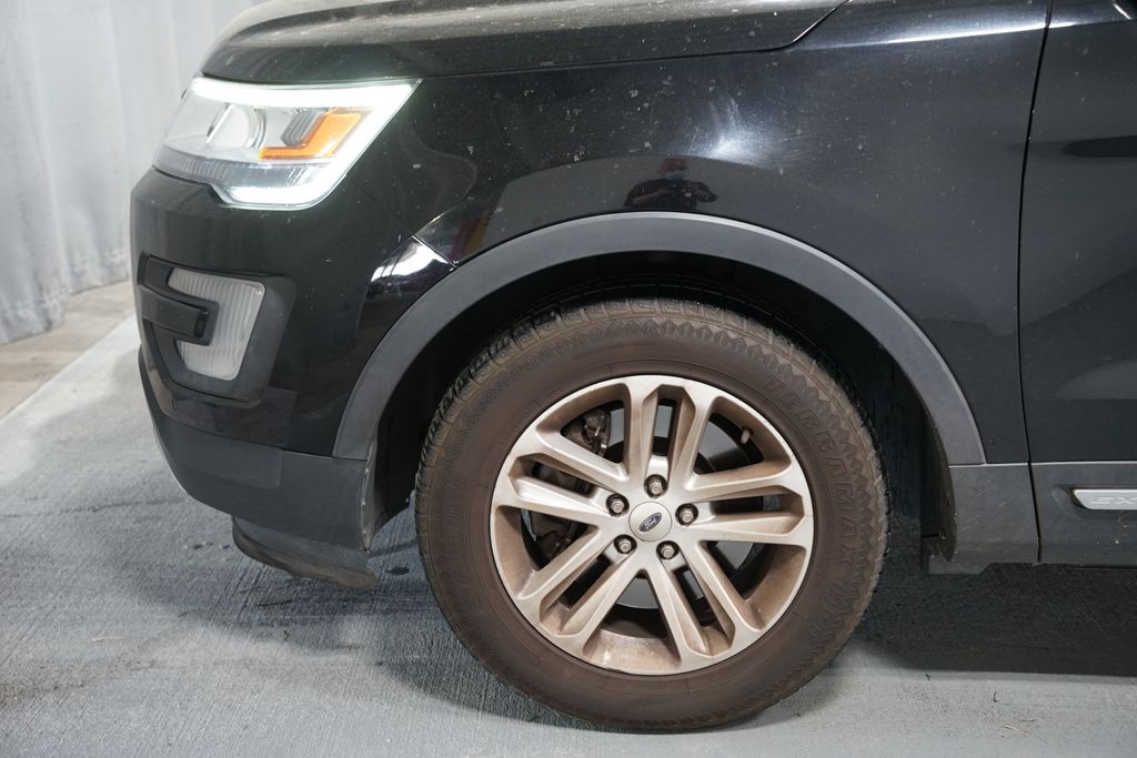 Thumbnail: 2016 Ford Explorer - 5