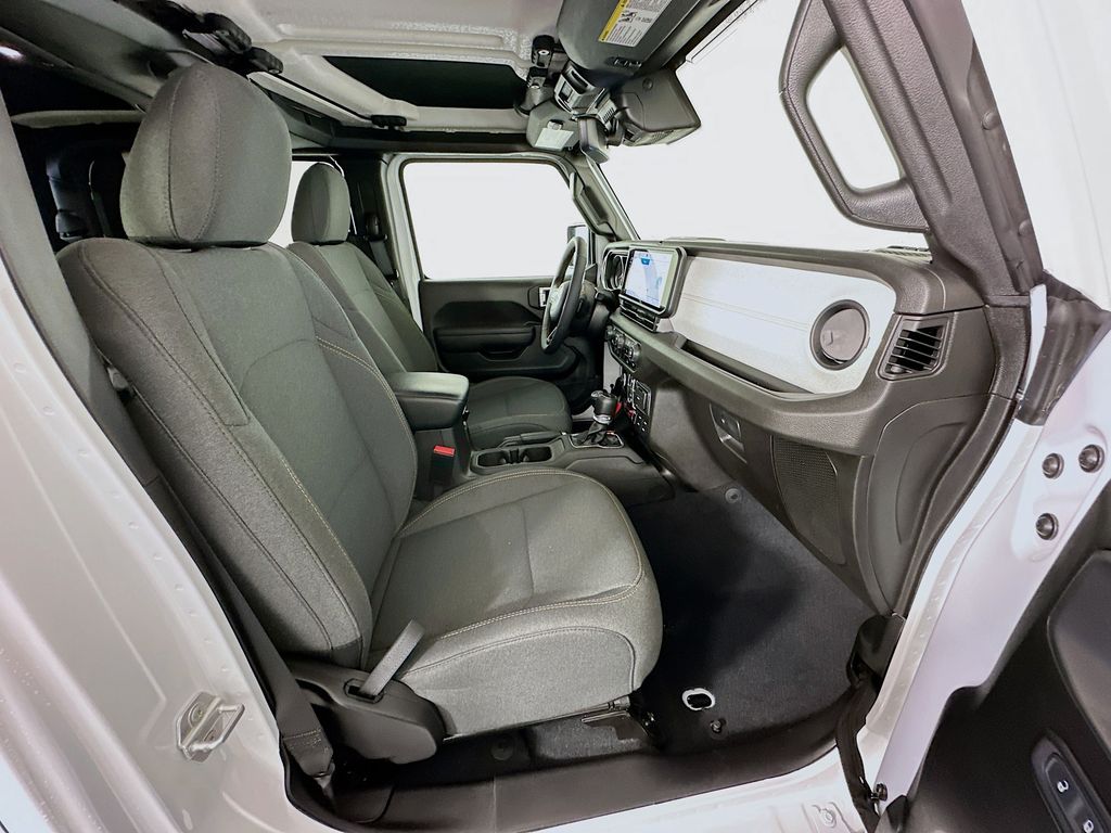 Thumbnail: 2024 Jeep Gladiator - 27