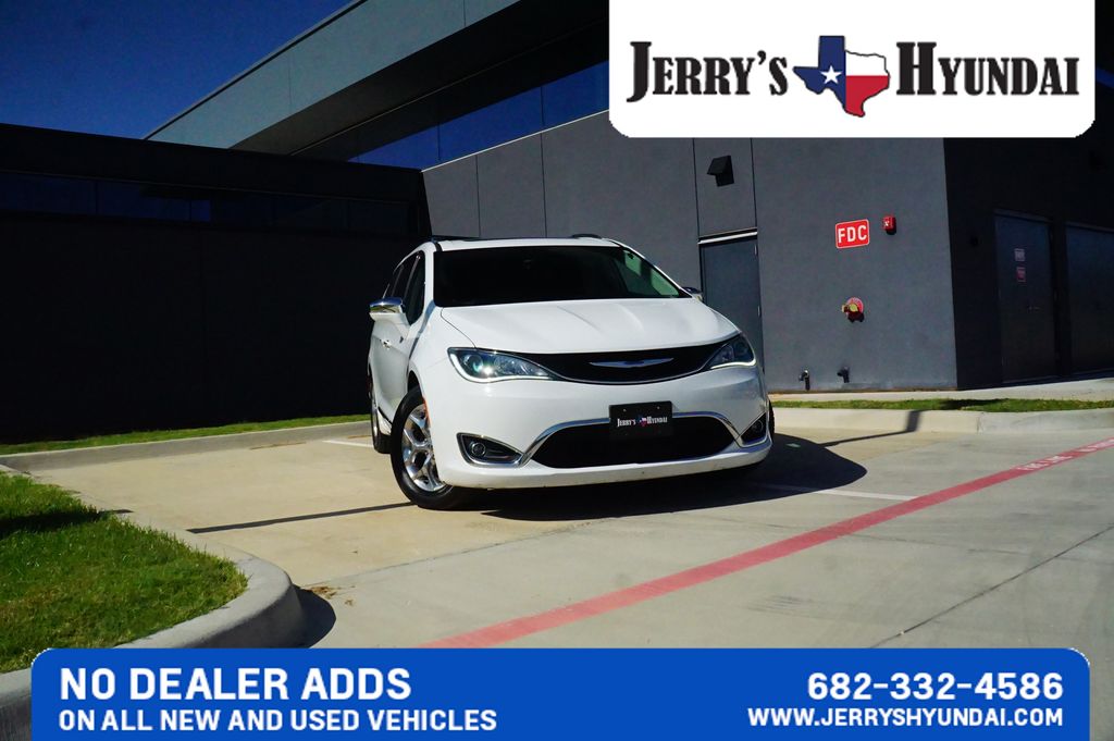 Bright White Clearcoat 2019 Chrysler Pacifica Minivan Front-Wheel Drive 9-Speed Automatic