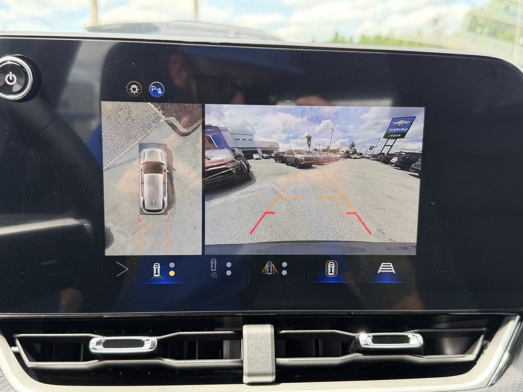 new 2026 Chevrolet Equinox car, priced at $27,295