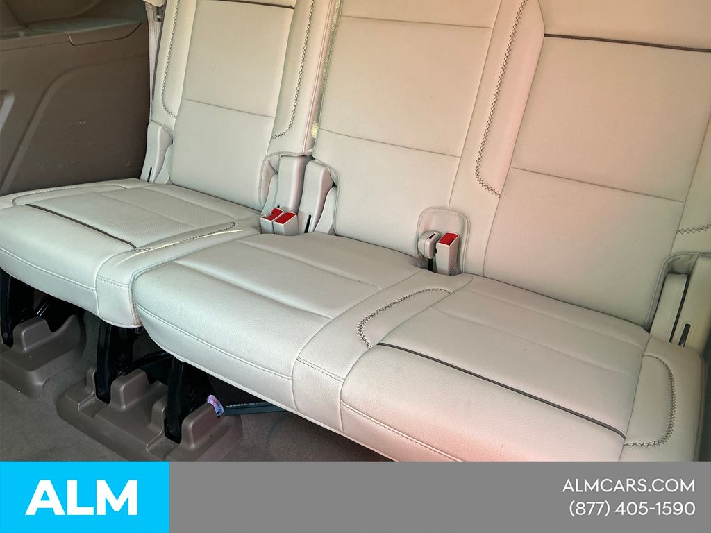 Used 2023 Silver GMC Denali image 9