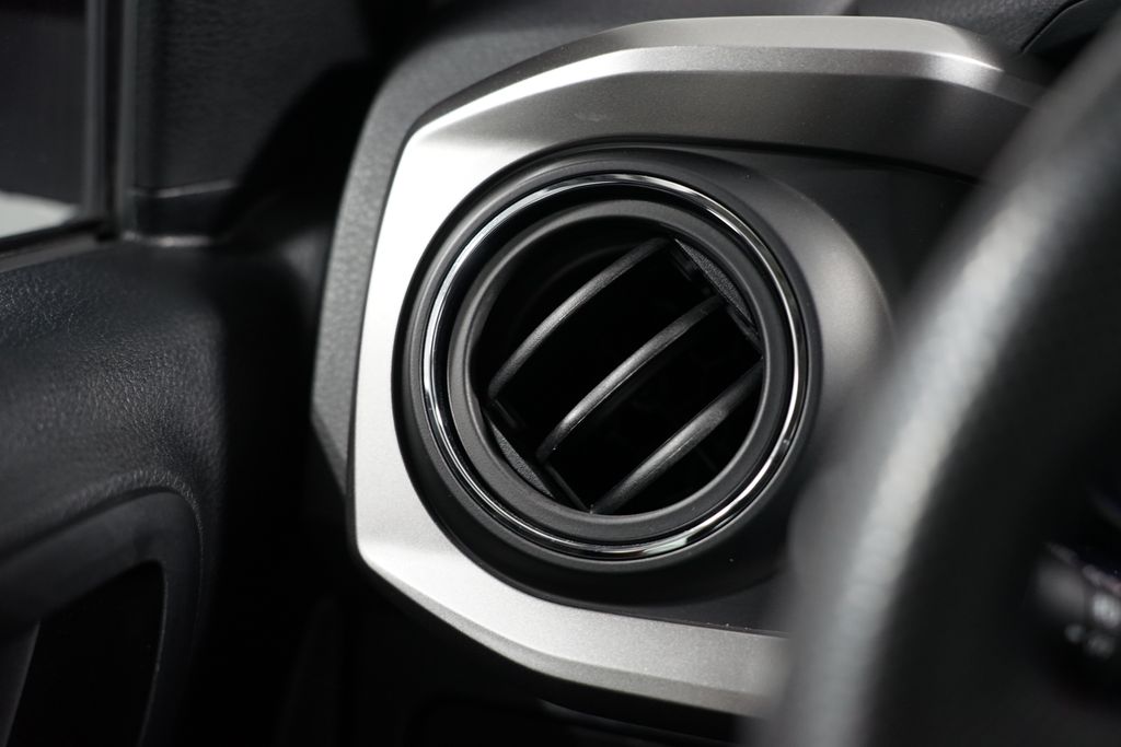 2022 Toyota Tacoma SR5 25