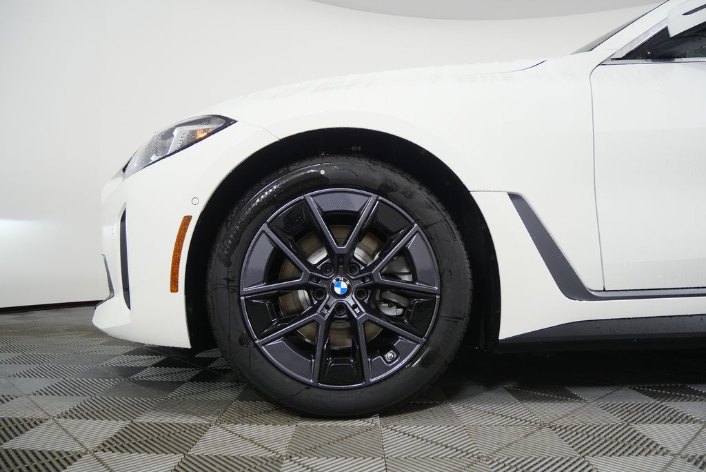 Thumbnail: 2025 BMW i4 - 7