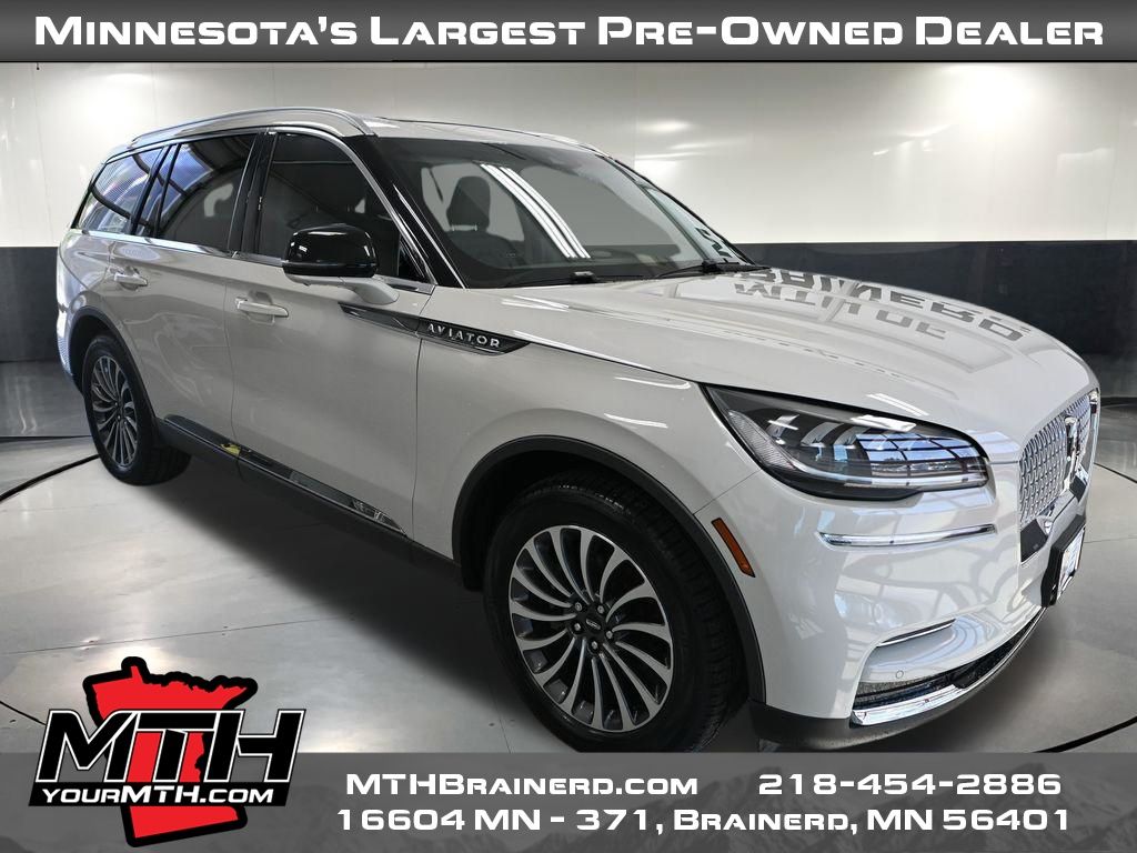 Ceramic Pearl Metallic Tri-Coat 2023 Lincoln Aviator SUV / Crossover All-Wheel Drive Automatic