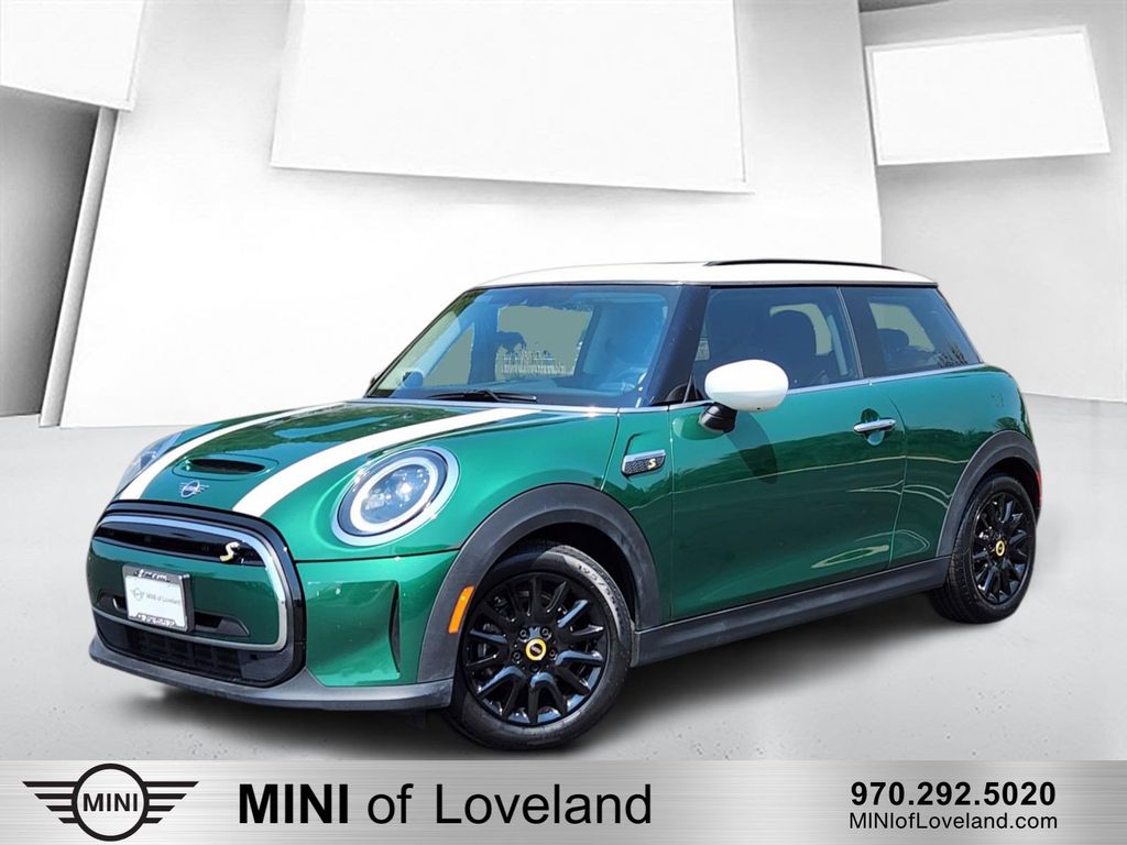 British Racing Green 2024 MINI Cooper Hatchback Front-Wheel Drive 1-Speed Automatic