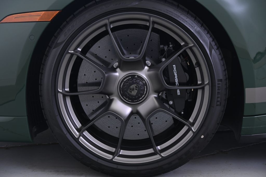 Thumbnail: 2025 Porsche 911 - 11