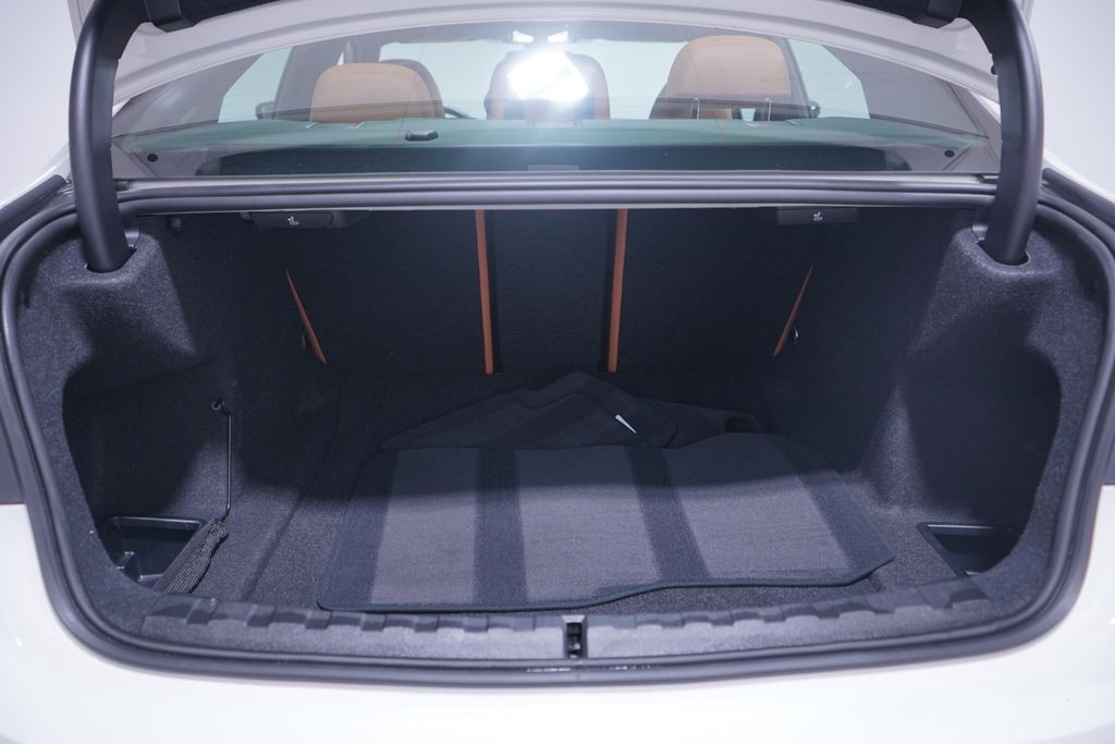 Thumbnail: 2023 BMW 3 Series - 23