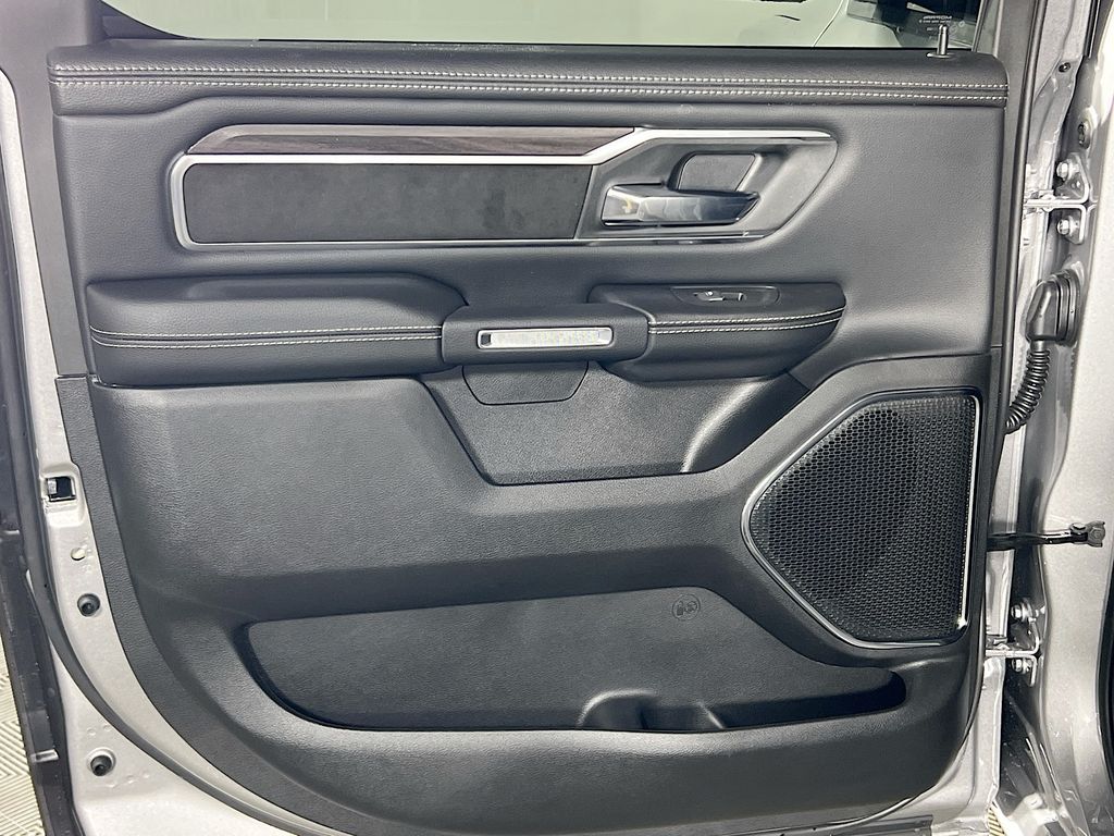 1500 Crew Cab Laramie