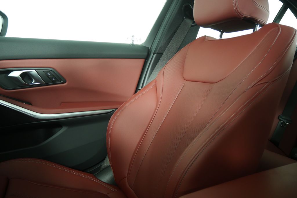 Thumbnail: 2025 BMW 3 Series - 28