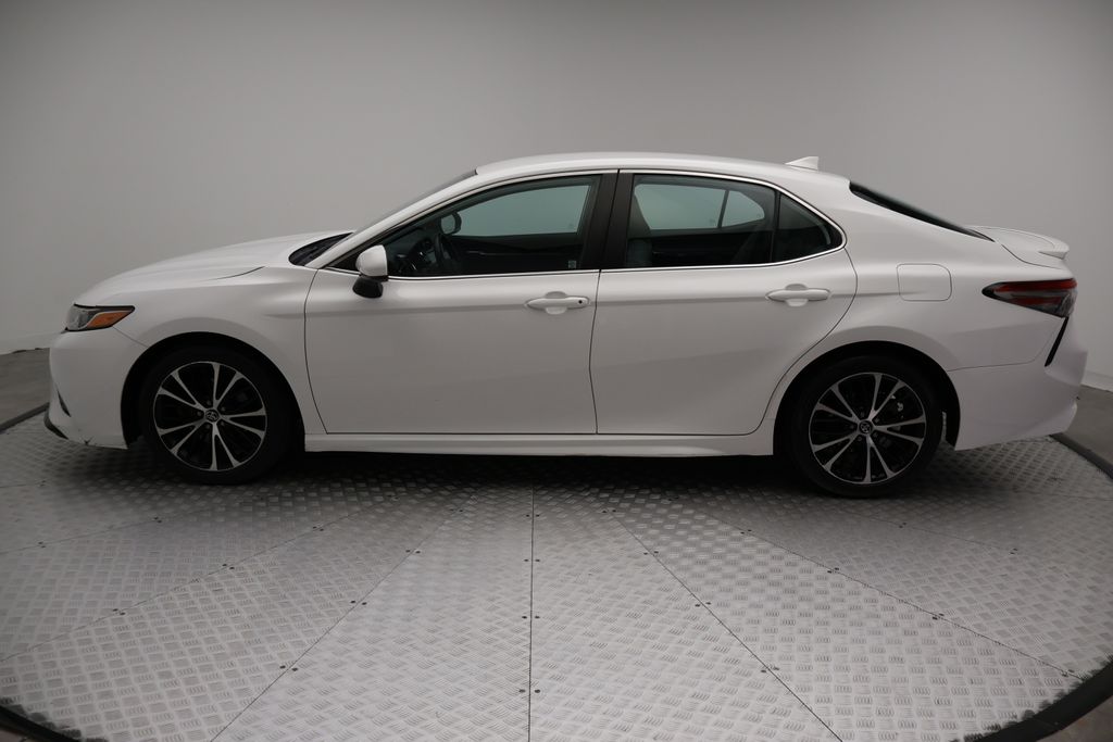 Thumbnail: 2019 Toyota Camry - 12