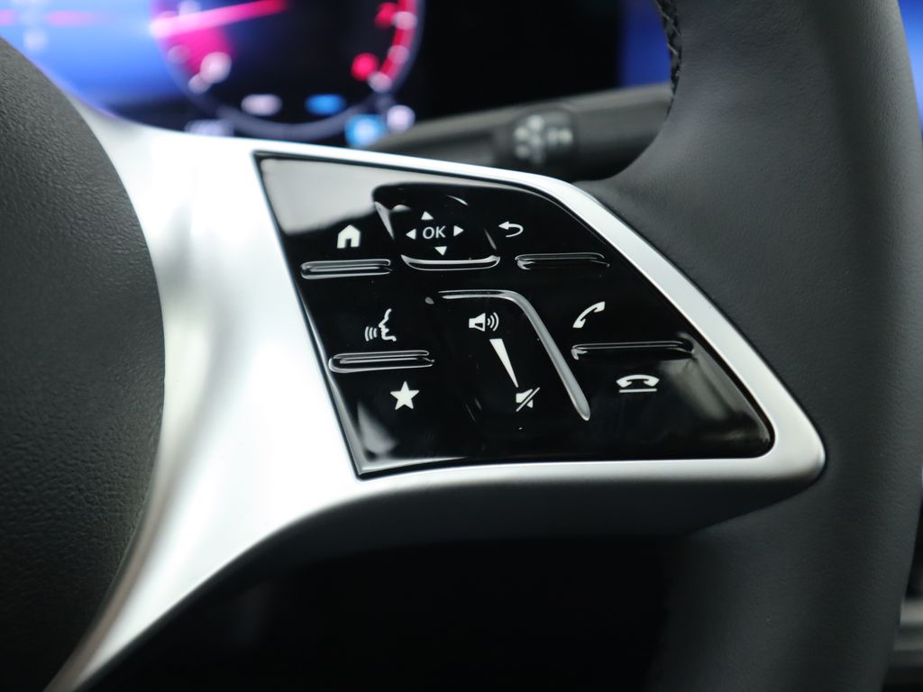 Thumbnail: 2025 Mercedes-Benz GLB - 13