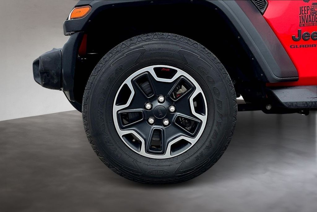 Used 2020 Red Jeep Sport image 10