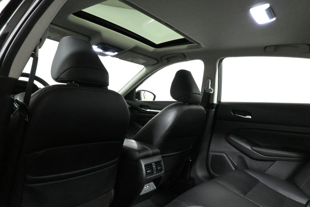 2021 Nissan Altima SL 32