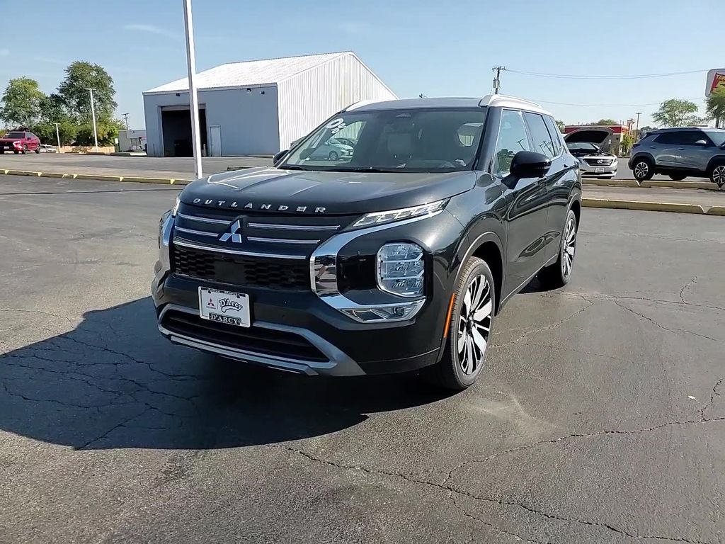 New 2025 Black Mitsubishi Platinum Edition image 3