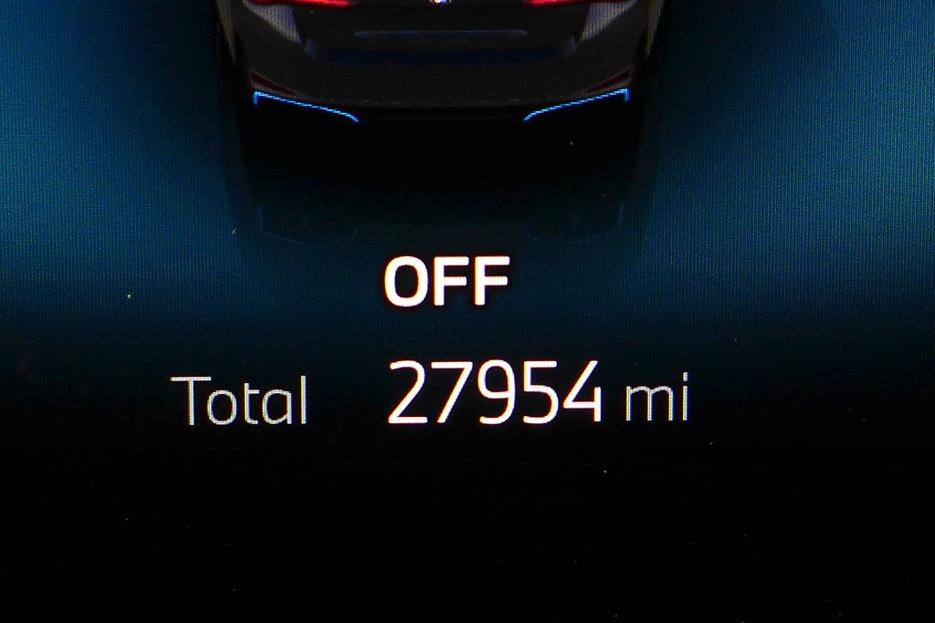 Thumbnail: 2023 BMW i4 - 32
