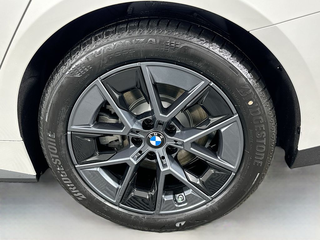 Thumbnail: 2026 BMW i4 - 23