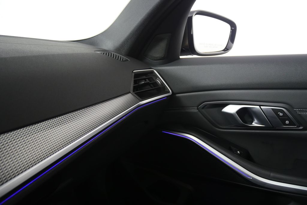 Thumbnail: 2020 BMW 3 Series - 29