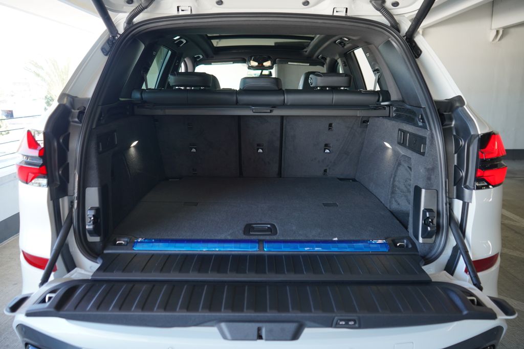 Thumbnail: 2026 BMW X5 - 22