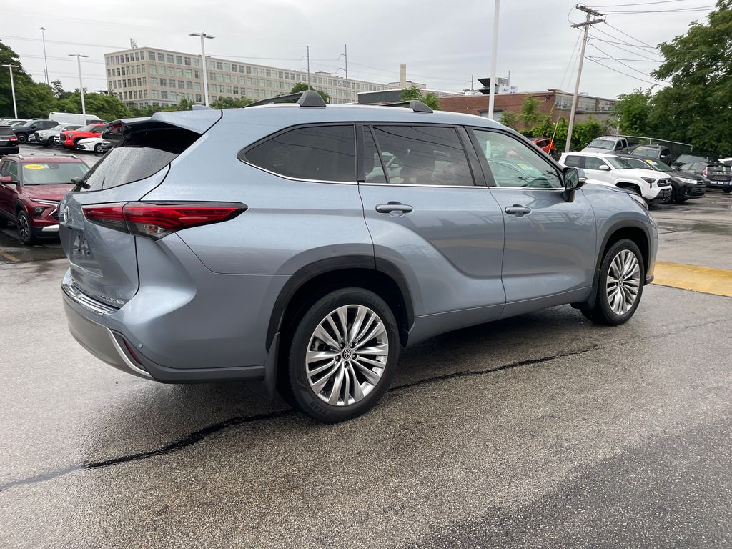 Used 2023 Toyota Highlander SUV